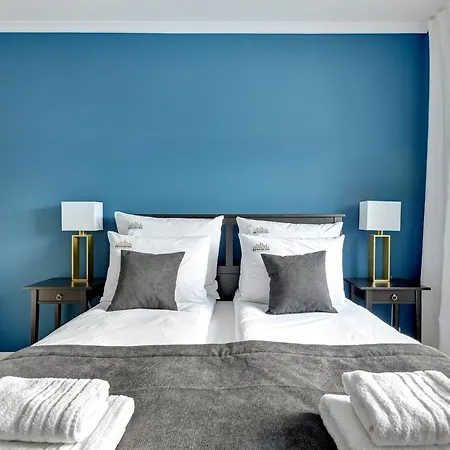 Downtown Sadova Center & Parking Apartament *